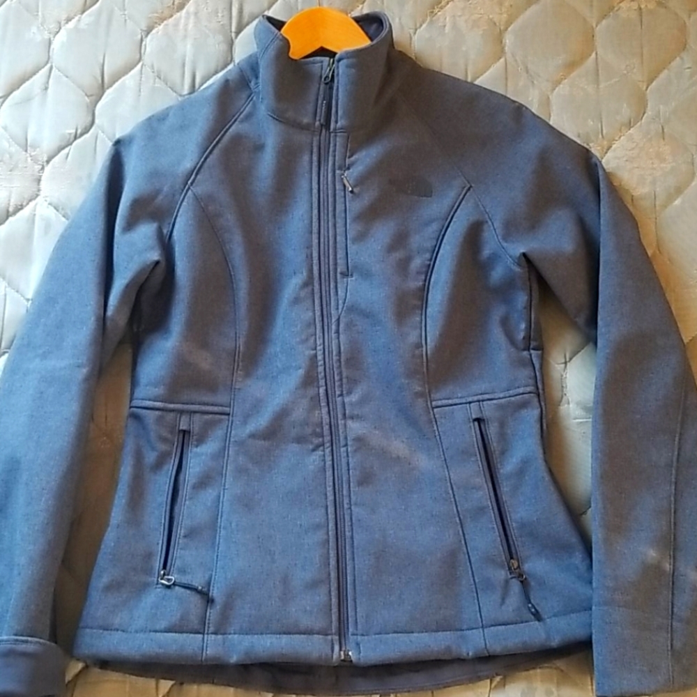 North Face Women's Windwall Fleeze Jacket
